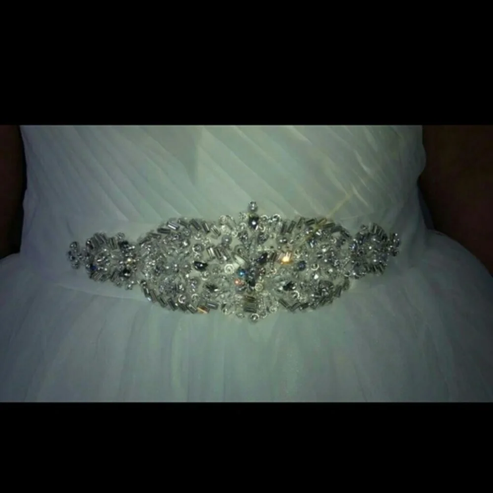 New Never Worn Maggie Sottero Wedding Gown. Women's Size 12. Maggie Sottero - Picture 3 of 4